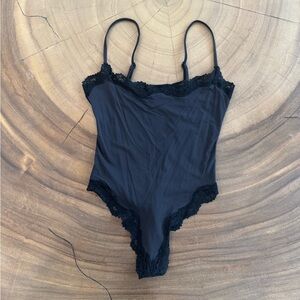 SKIMS Fits Everybody Lace Cami
Bodysuit